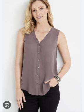 Maurices NWT Sz 2X Sleeveless V-Neck Button Front Top